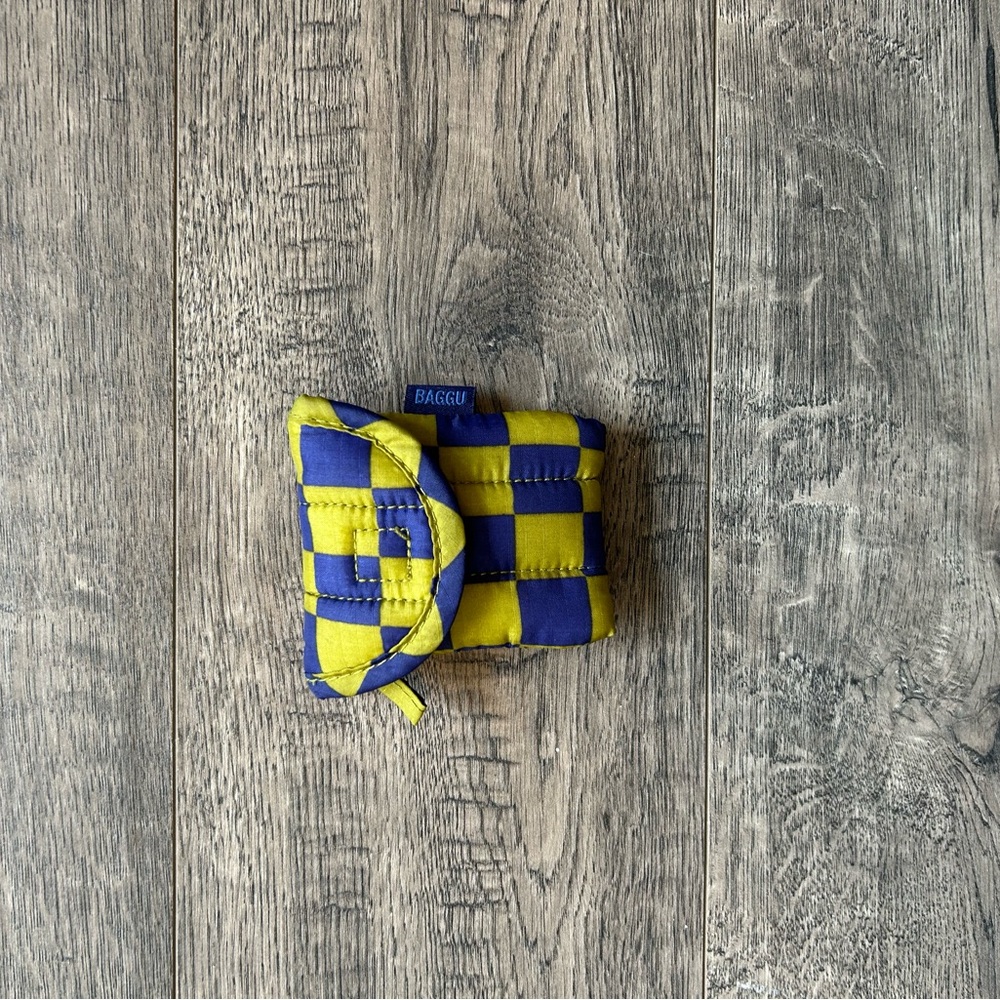 Baggu Puffy Earbuds Case